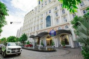 Cho thuê toà khách sạn 274 phòng. Gồm hầm, trệt, 8 lầu 2 tỷ