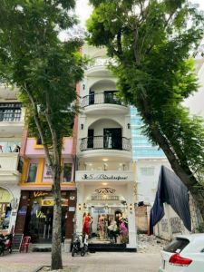 Bán nhà măt tiền #91 Trương Định, P6 Quận 3