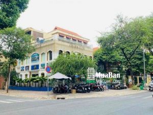 Cho thuê Góc 2 mặt tiền đường 40 Võ Văn Tần, P6, Quận 3