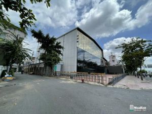 Bán khuôn đất #327 Phạm Văn Đồng