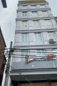 Cho thuê tòa nhà góc 2 MT 39 Đinh Công Tráng Quận 1