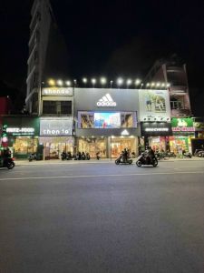 Bán nhà số 205 - 207 Hai Bà Trưng, P. 6, Quận 3.