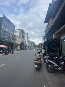 Bán nhà Mặt tiền[ 76 Trần Đình Xu], P Cô Giang, Quận 1